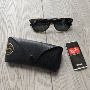 Ray-Ban New Wayfarer Classic Sunglasses Tortoise